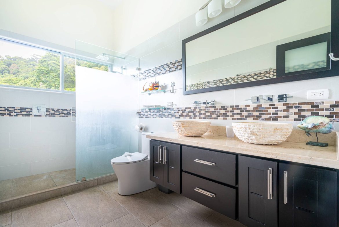 LUXURY PROPERTY WITH MOUNTAIN VIEW – 10 ACRES