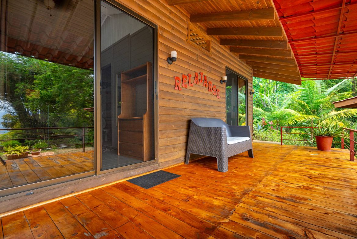 PROPERTY WITH TWO VILLAS, IN PUNTA DE MIRA – 2.5 ACRES