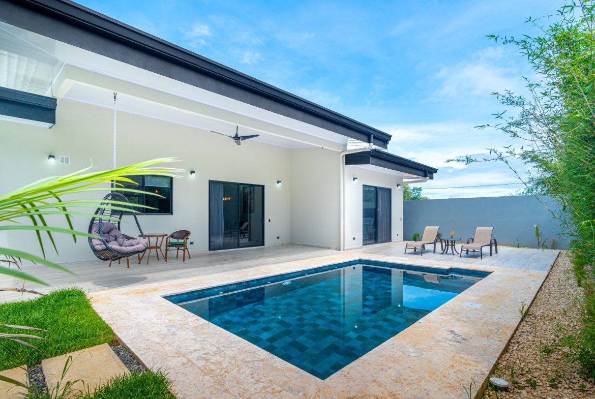 PROPERTY WITH 3 BEDROOMS, IN BAHIA BALLENA – 0.1 ACRES