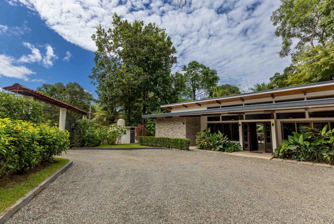 PROPERTY WITH 2 BEDROOMS, IN OJOCHAL – 0.3 ACRES, Uvita, Costa Rica — photo 3