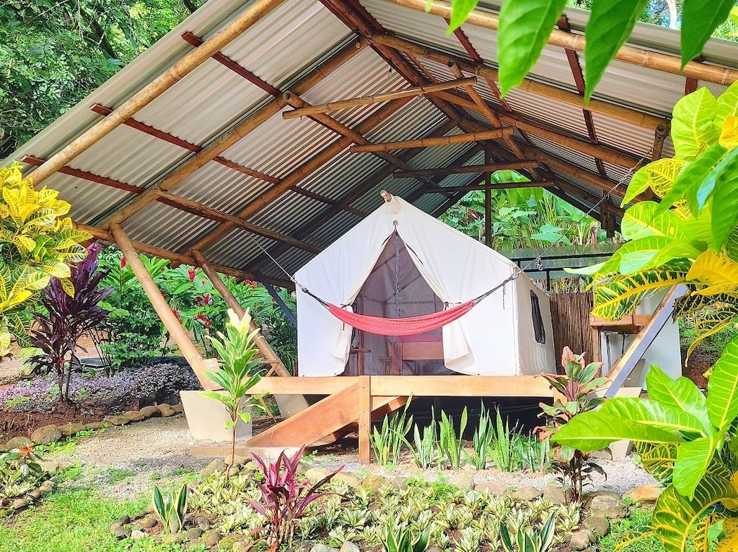 CASCADA ELYSIANA – ECO-RETREAT WITH HUGE WATERFALL