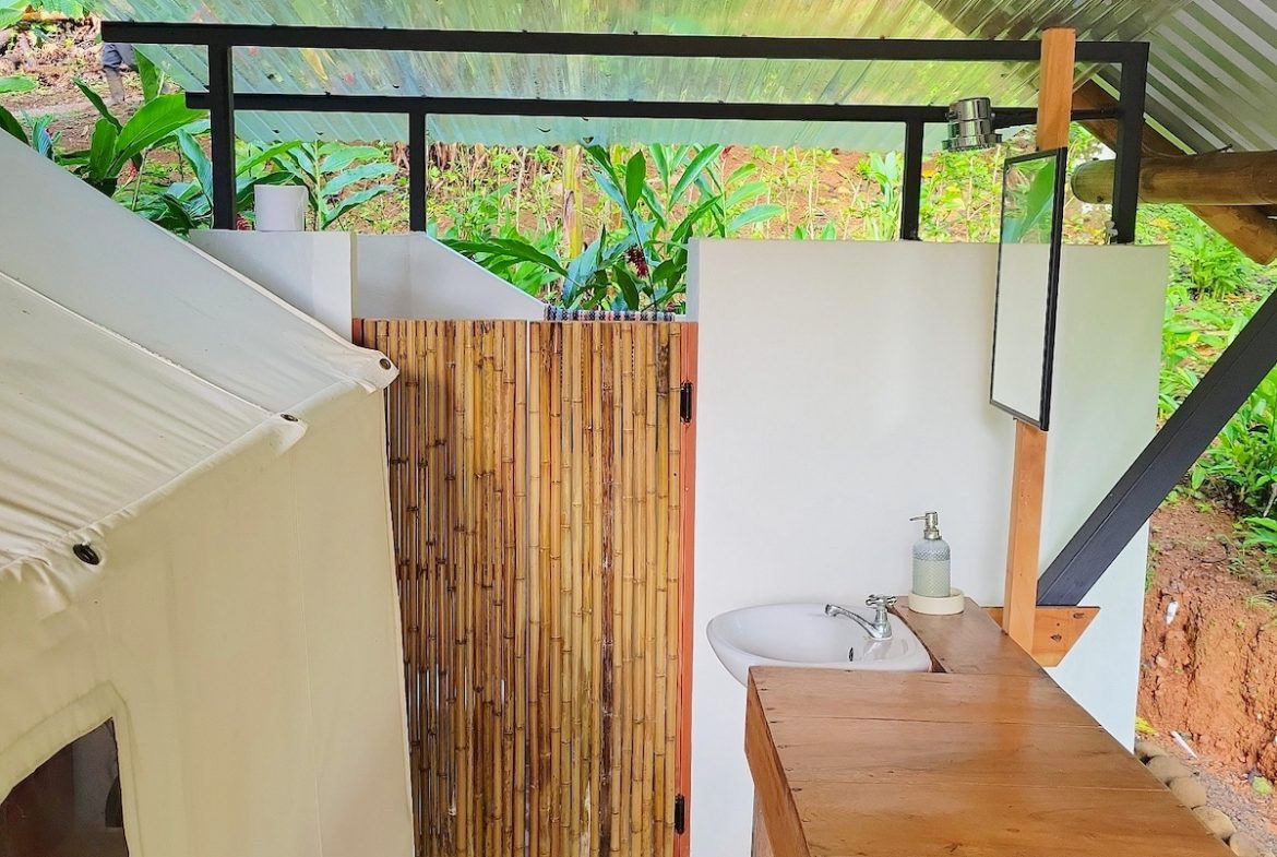 CASCADA ELYSIANA – ECO-RETREAT WITH HUGE WATERFALL