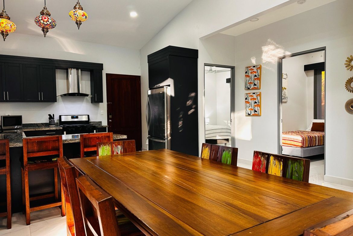 PROPERTY WITH 4 BEDROOM HOME AND POOL, IN UVITA CENTER – 1.25 ACRES