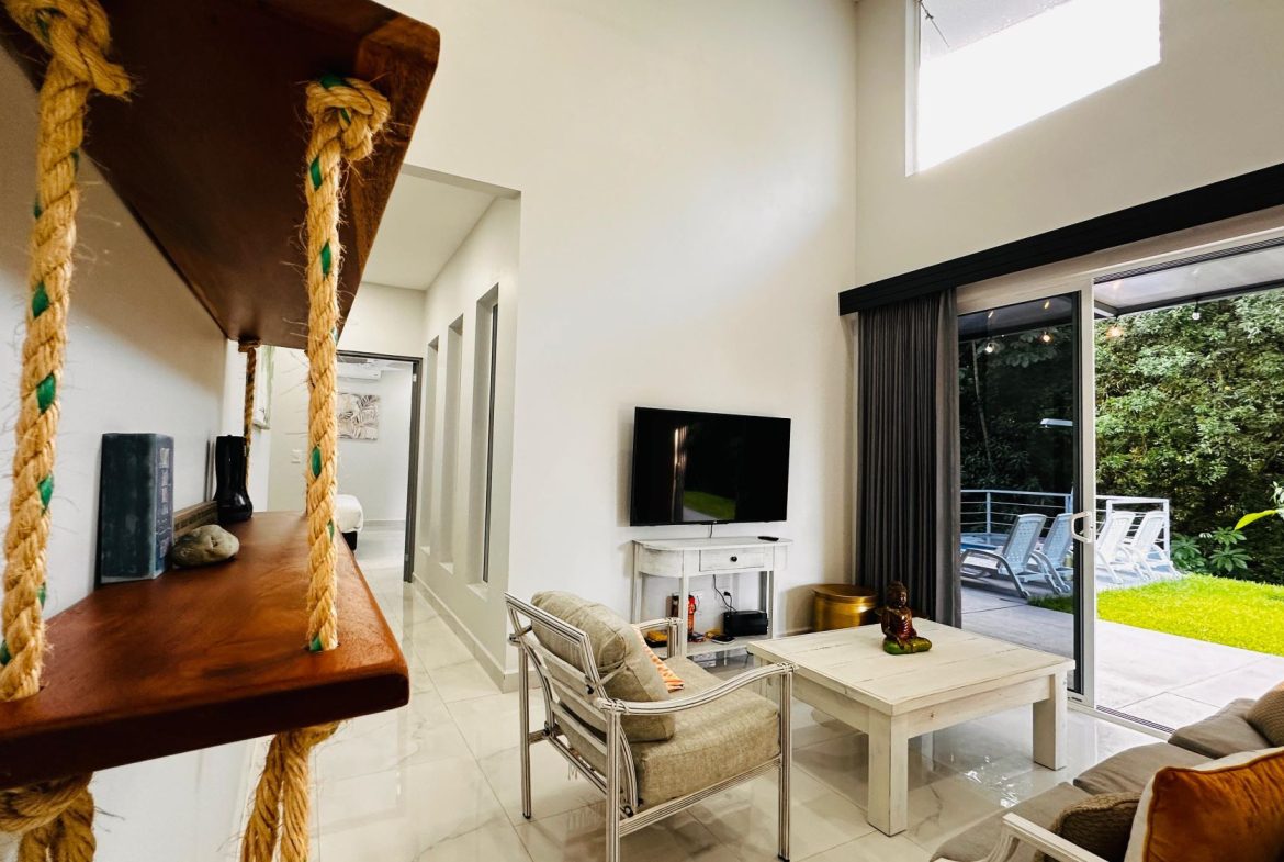 PROPERTY WITH 4 BEDROOM HOME AND POOL, IN UVITA CENTER – 1.25 ACRES, Uvita, Costa Rica — photo 5