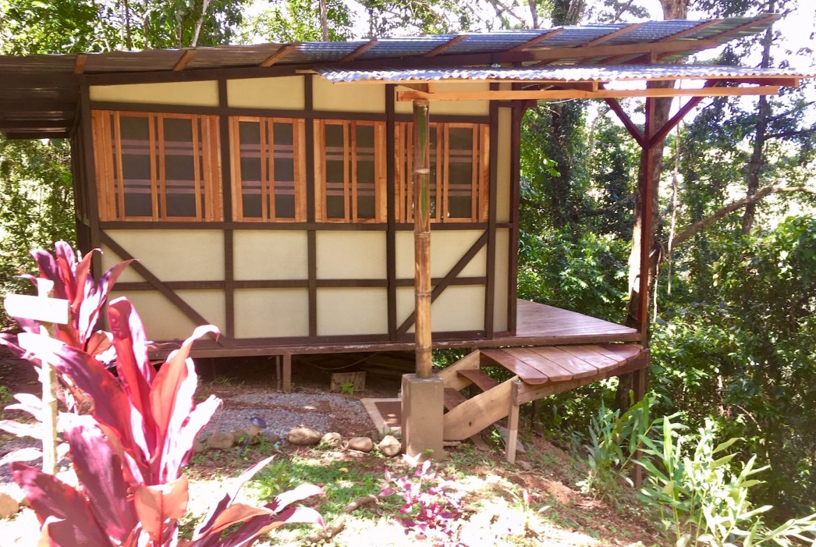 CASCADA ELYSIANA – ECO-RETREAT WITH HUGE WATERFALL
