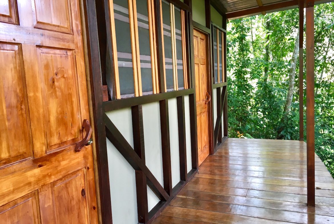 CASCADA ELYSIANA – ECO-RETREAT WITH HUGE WATERFALL