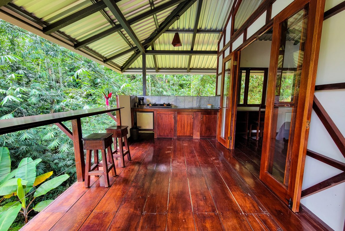 CASCADA ELYSIANA – ECO-RETREAT WITH HUGE WATERFALL