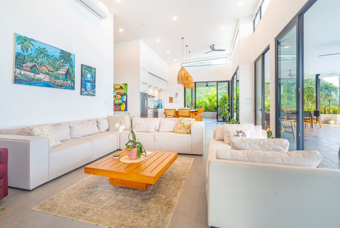 LUXURY PROPERTY IN THE MOUNTAIN CASA ROYAL, UVITA – 2.47 ACRES