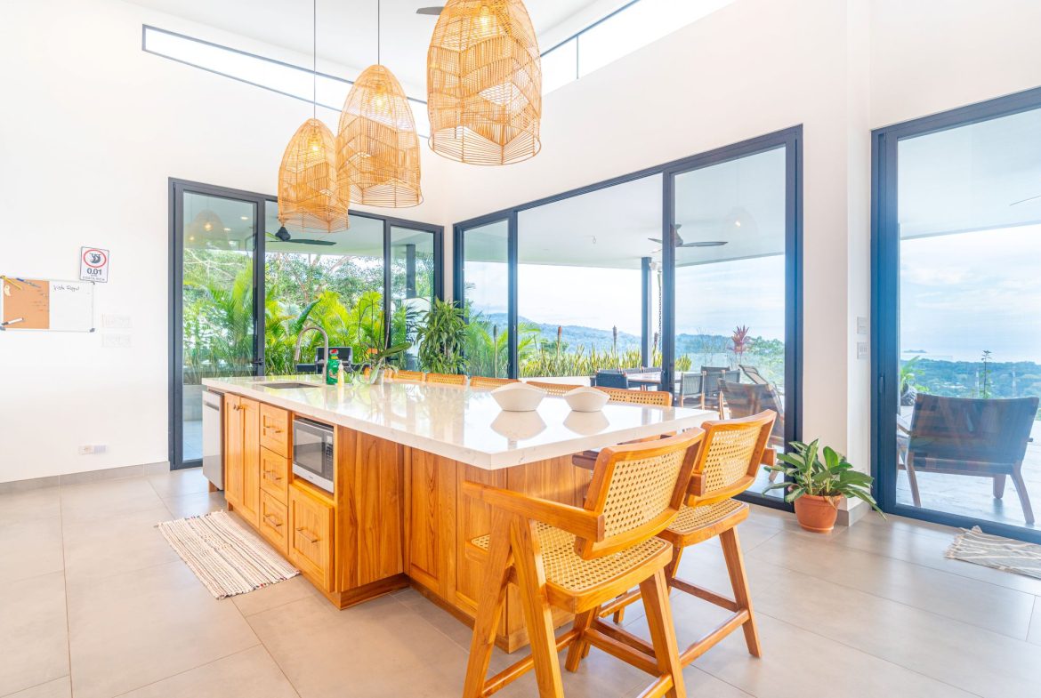 LUXURY PROPERTY IN THE MOUNTAIN CASA ROYAL, UVITA – 2.47 ACRES