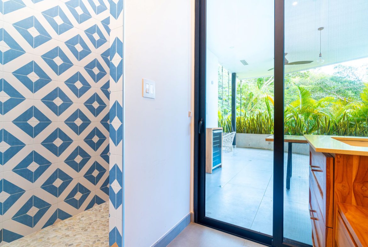 LUXURY PROPERTY IN THE MOUNTAIN CASA ROYAL, UVITA – 2.47 ACRES