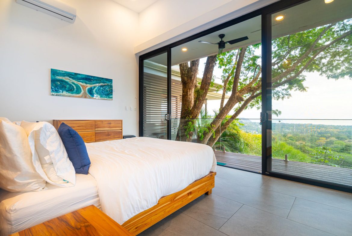 LUXURY PROPERTY IN THE MOUNTAIN CASA ROYAL, UVITA – 2.47 ACRES
