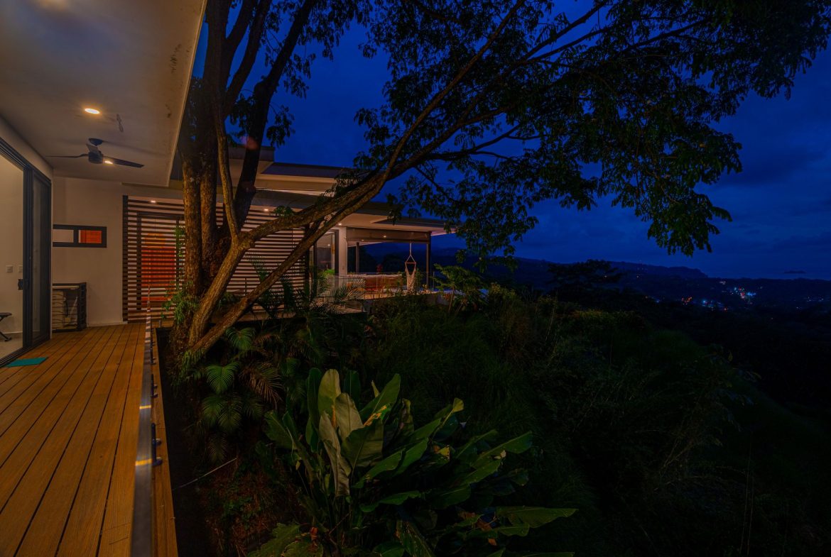 LUXURY PROPERTY IN THE MOUNTAIN CASA ROYAL, UVITA – 2.47 ACRES
