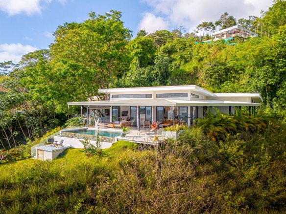 LUXURY PROPERTY IN THE MOUNTAIN CASA ROYAL, UVITA – 2.47 ACRES, Uvita, Costa Rica — photo 4