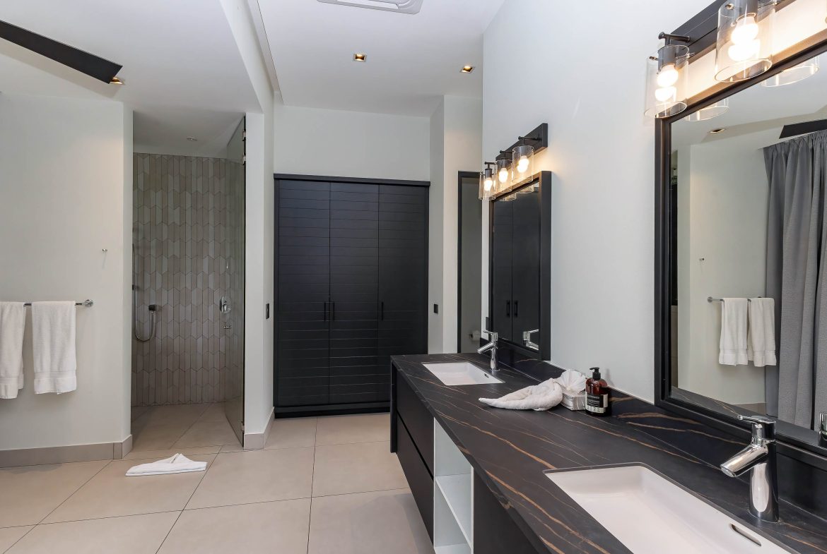 LUXURY PROPERTY NEAR TO THE BEACH, QUEPOS – 0.04 ACRES