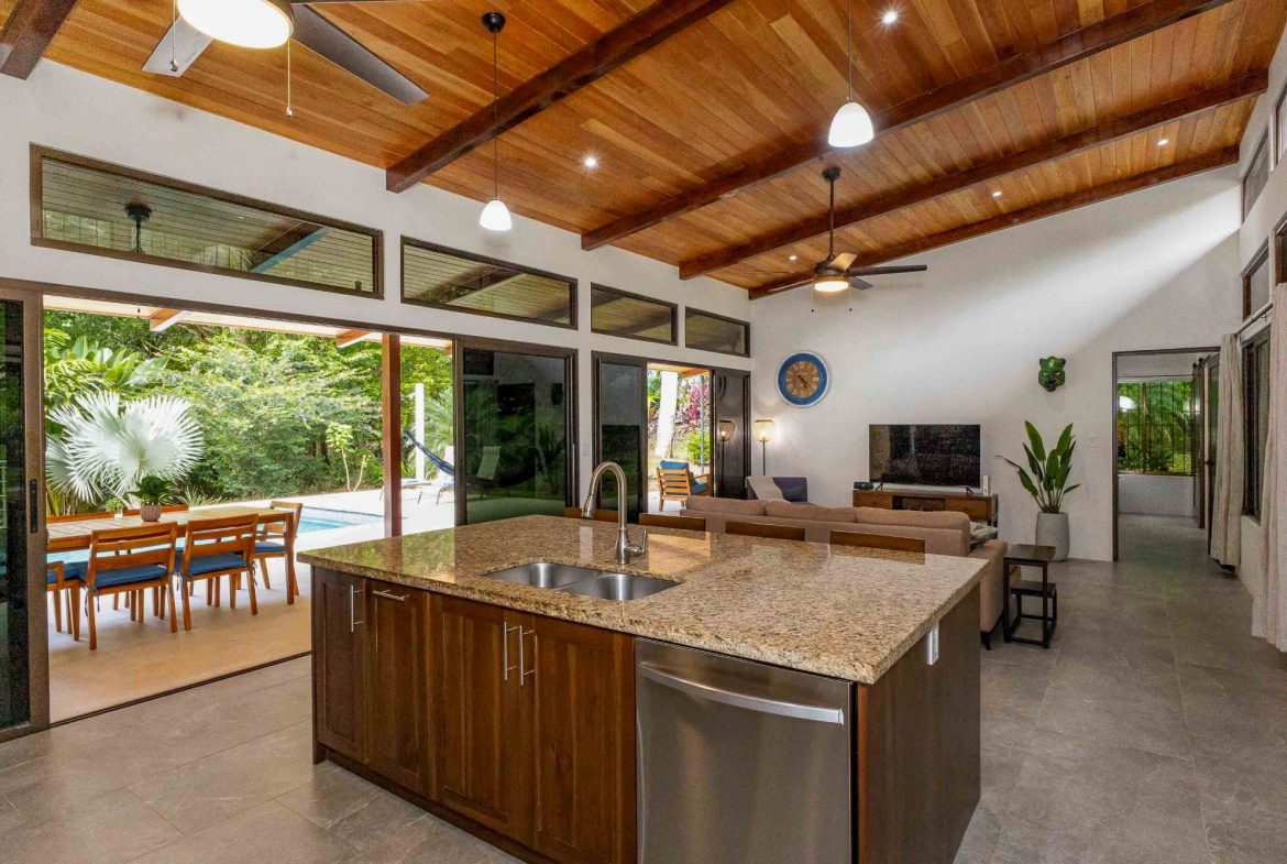 PROPERTY WITH 2 BEDROOMS, IN OJOCHAL – 0.3 ACRES, Uvita, Costa Rica — photo 8