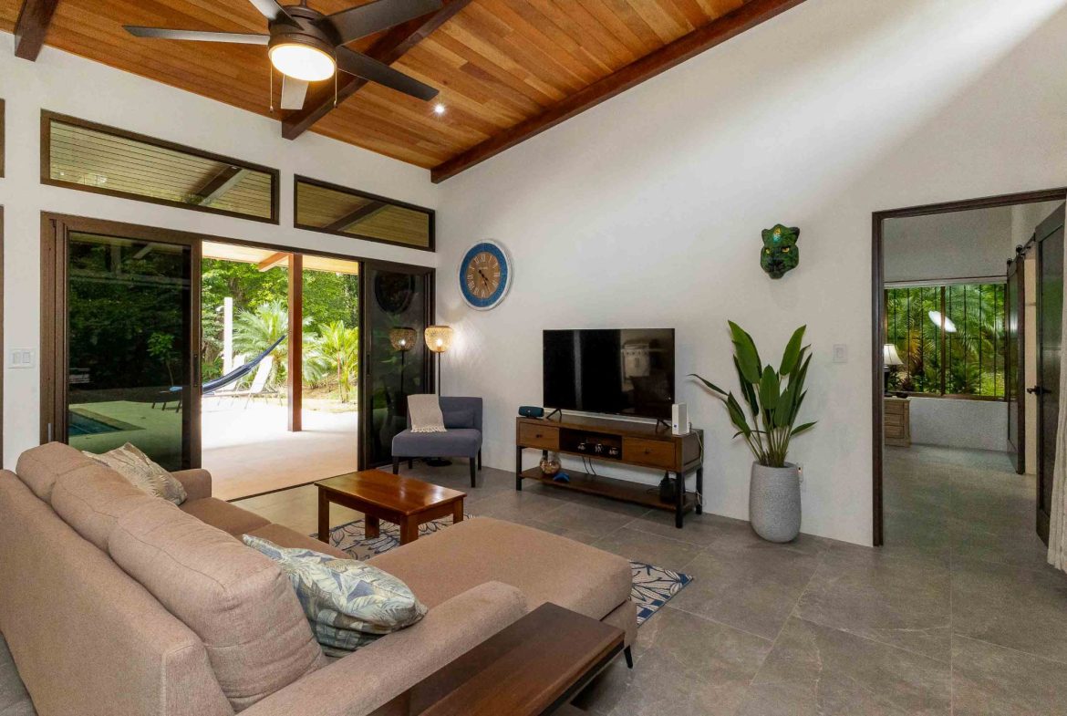 PROPERTY WITH 2 BEDROOMS, IN OJOCHAL – 0.3 ACRES, Uvita, Costa Rica — photo 6