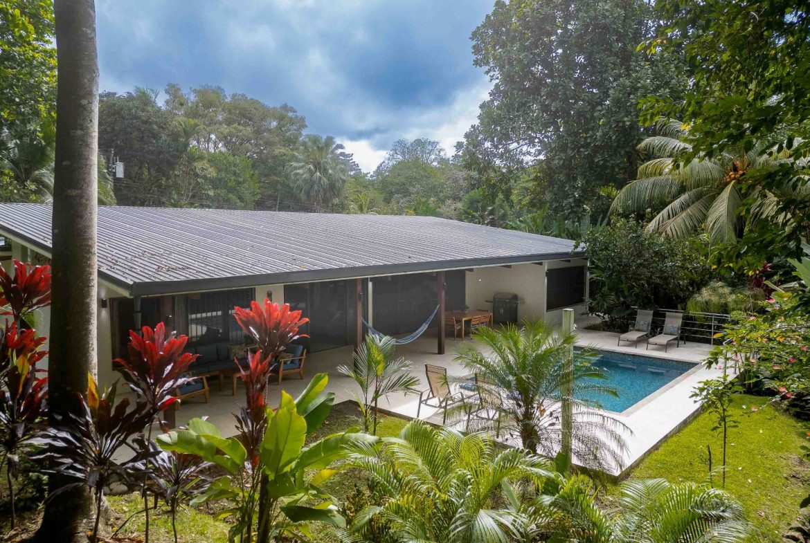 PROPERTY WITH 2 BEDROOMS, IN OJOCHAL – 0.3 ACRES, Uvita, Costa Rica — photo 2