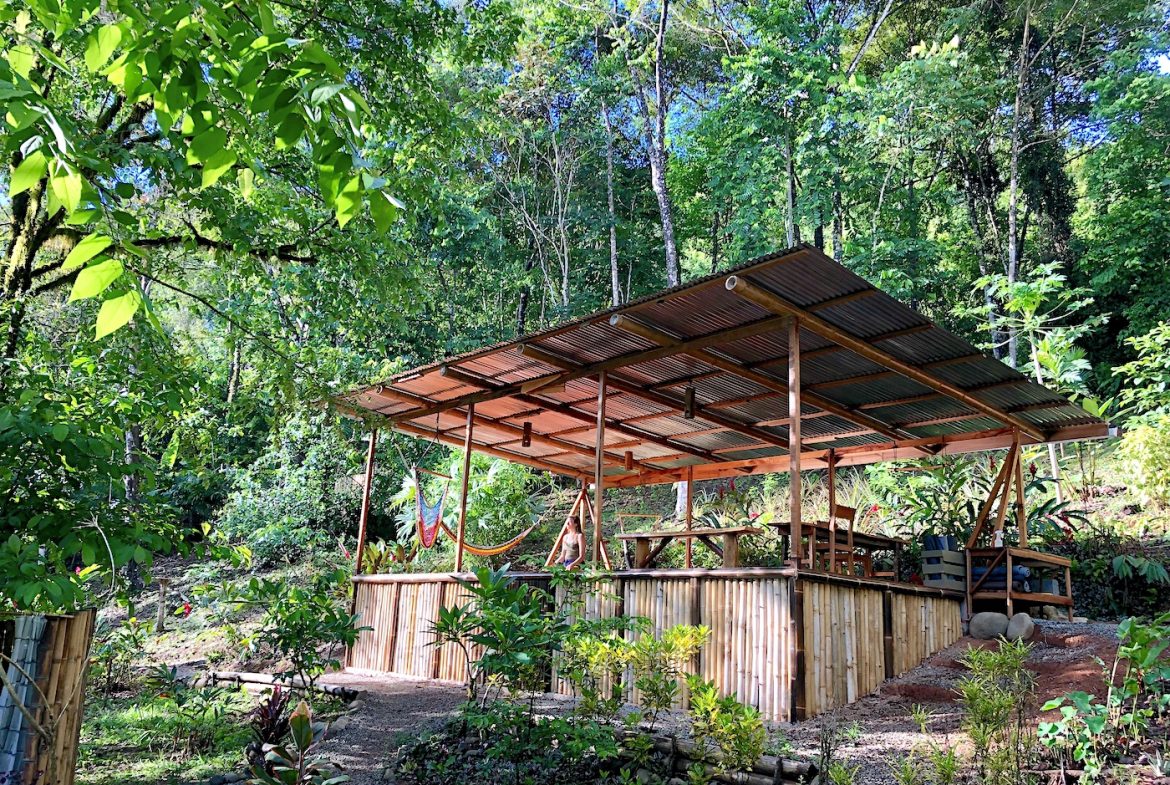 CASCADA ELYSIANA – ECO-RETREAT WITH HUGE WATERFALL