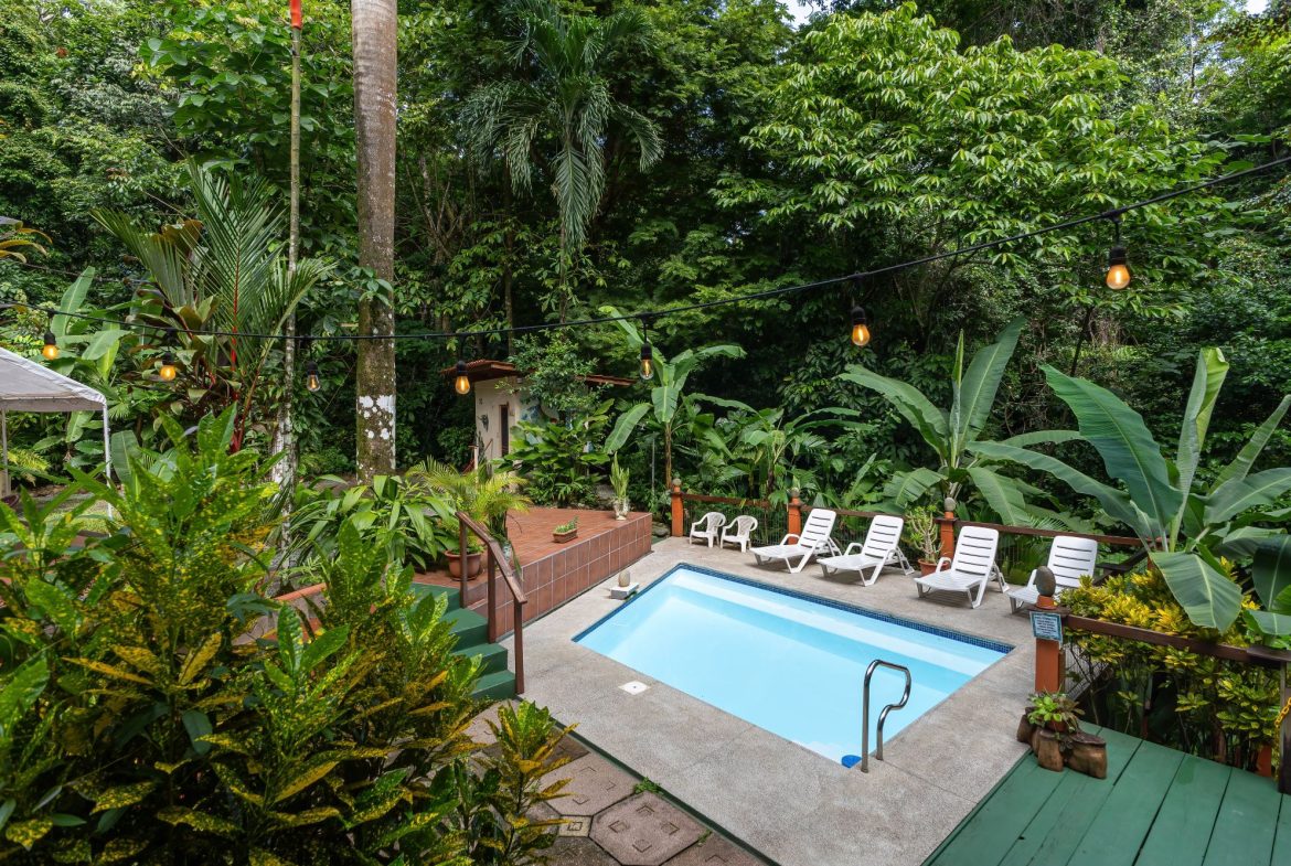 HOTEL PROPERTY WITH TEN BEDROOMS HOME, IN MANUEL ANTONIO – 0.3 ACRES