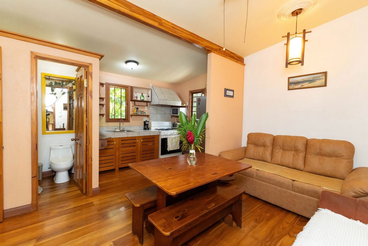 HOTEL PROPERTY WITH TEN BEDROOMS HOME, IN MANUEL ANTONIO – 0.3 ACRES