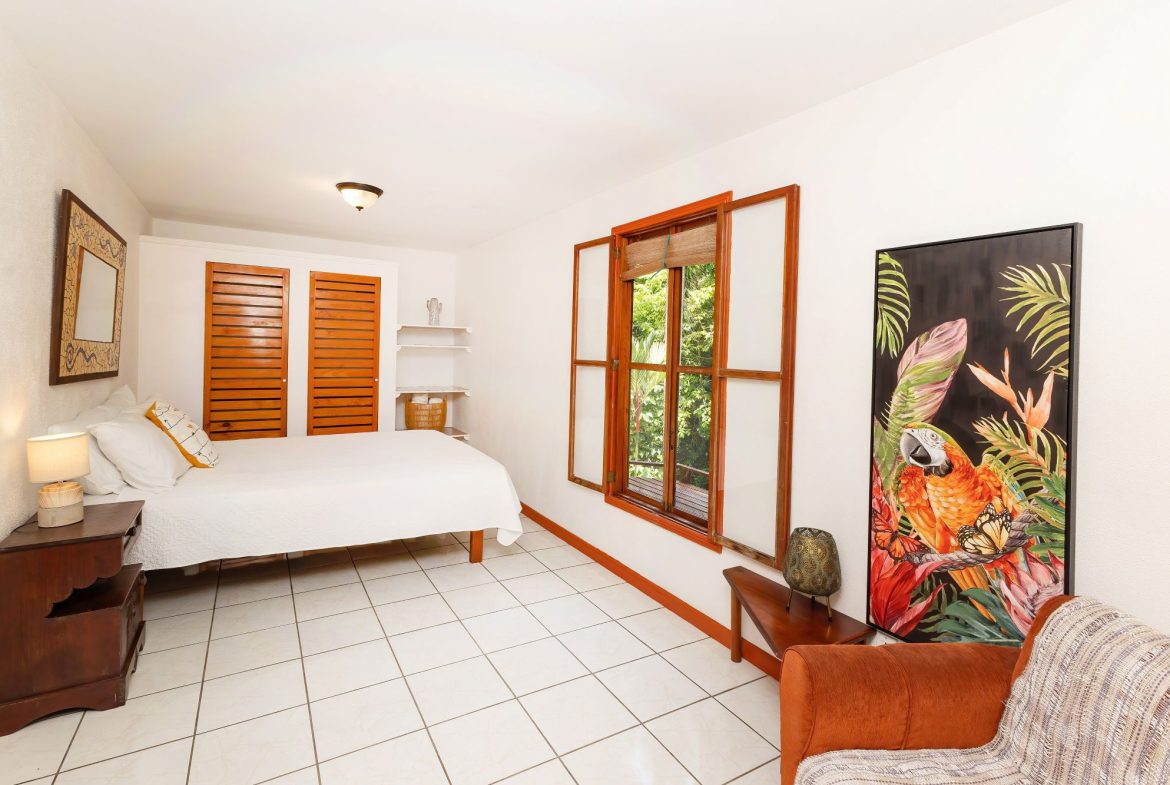 HOTEL PROPERTY WITH TEN BEDROOMS HOME, IN MANUEL ANTONIO – 0.3 ACRES
