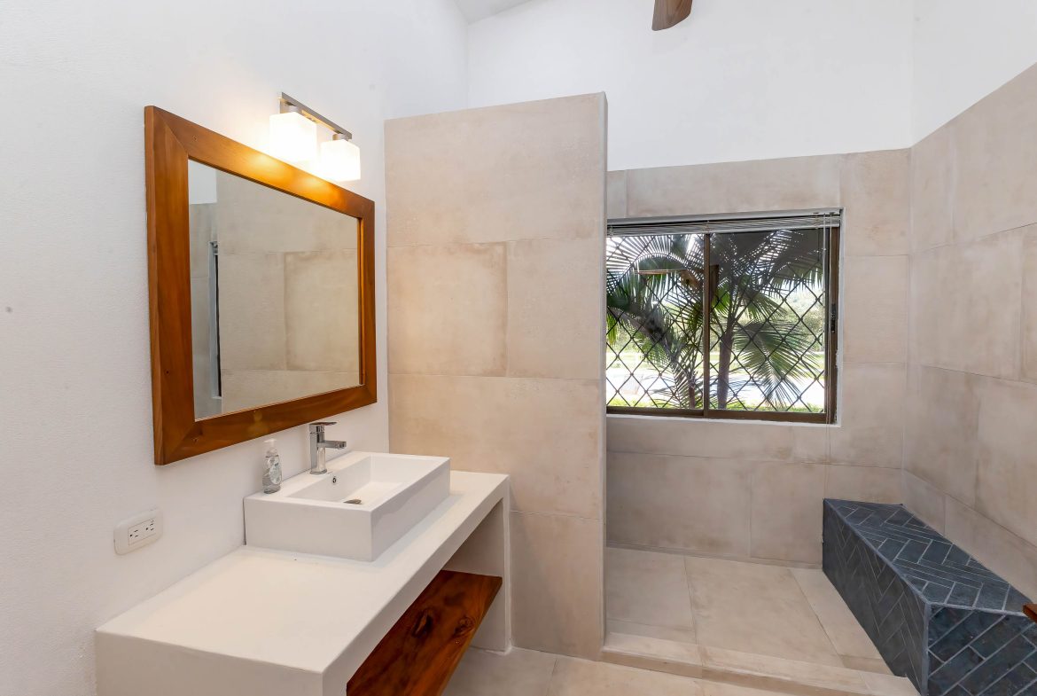 PROPERTY WITH FOUR BEDROOMS HOME, IN NARANJITO QUEPOS – 2 ACRES