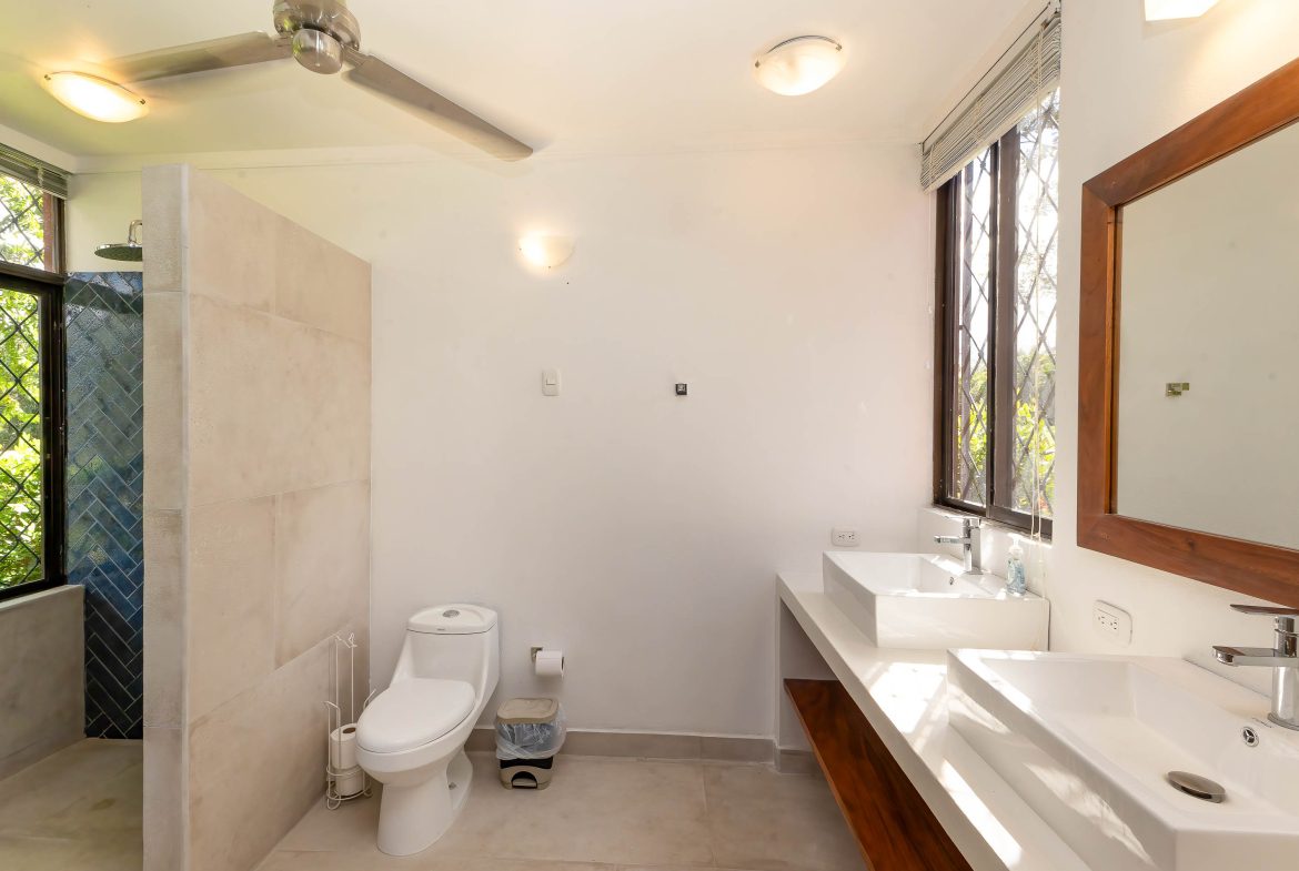 PROPERTY WITH FOUR BEDROOMS HOME, IN NARANJITO QUEPOS – 2 ACRES