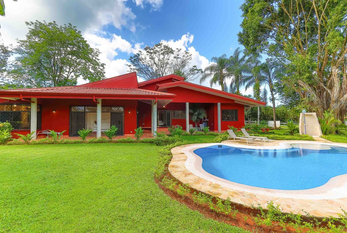 PROPERTY WITH FOUR BEDROOMS HOME, IN NARANJITO QUEPOS – 2 ACRES