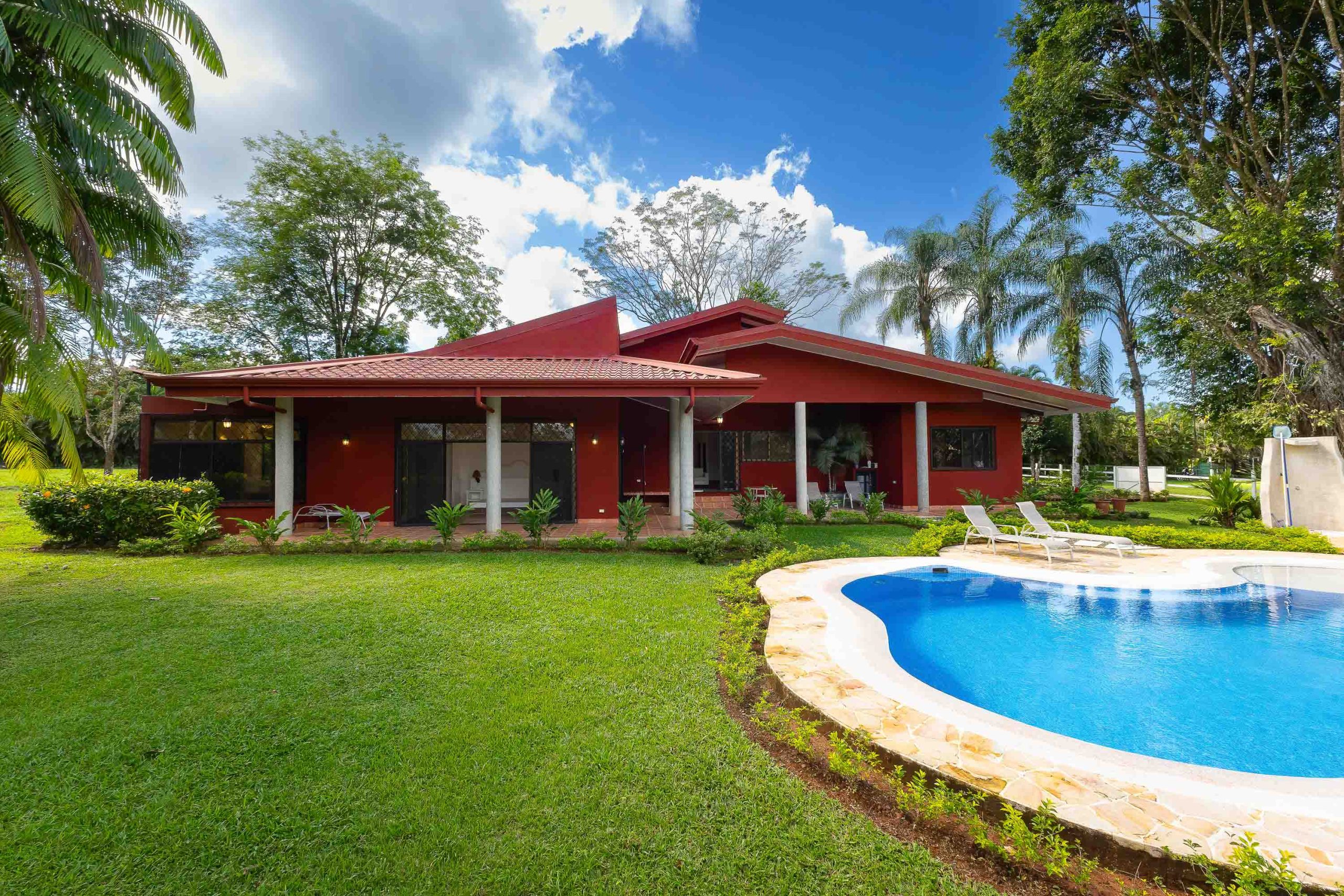 045A6050 PROPERTY WITH FOUR BEDROOMS HOME, IN NARANJITO QUEPOS – 2 ACRES