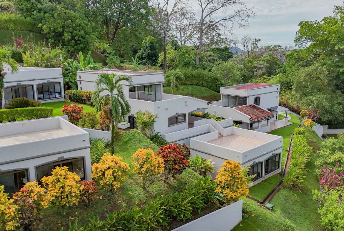 PROPERTY WITH SIX VILLAS IN TRES RIOS, WITH MOUNTAIN VIEWS – 0.24 ACRES