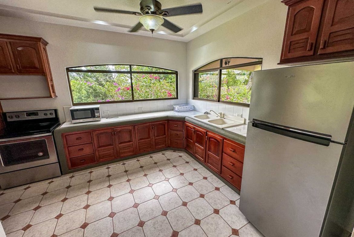 VILLA PROPERTY WITH ONE BEDROOM CONDO IN TRES RIOS – 0.1 ACRES