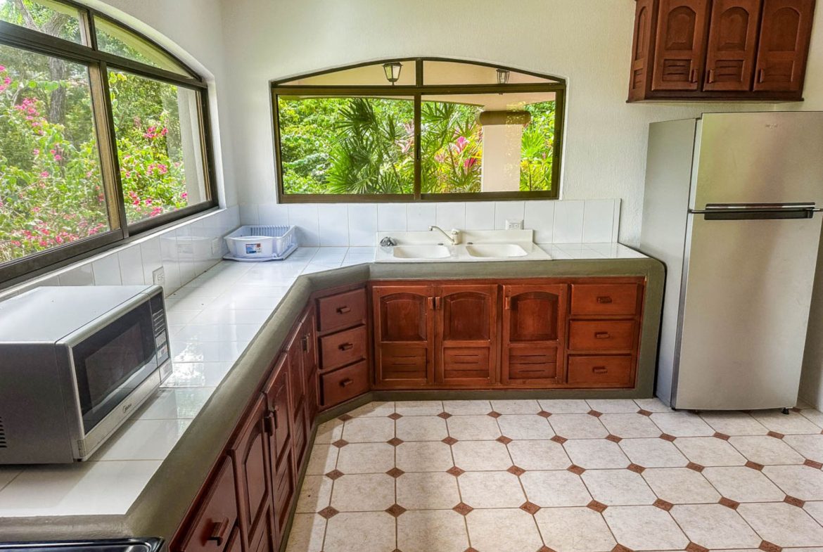VILLA PROPERTY WITH ONE BEDROOM CONDO IN TRES RIOS – 0.1 ACRES