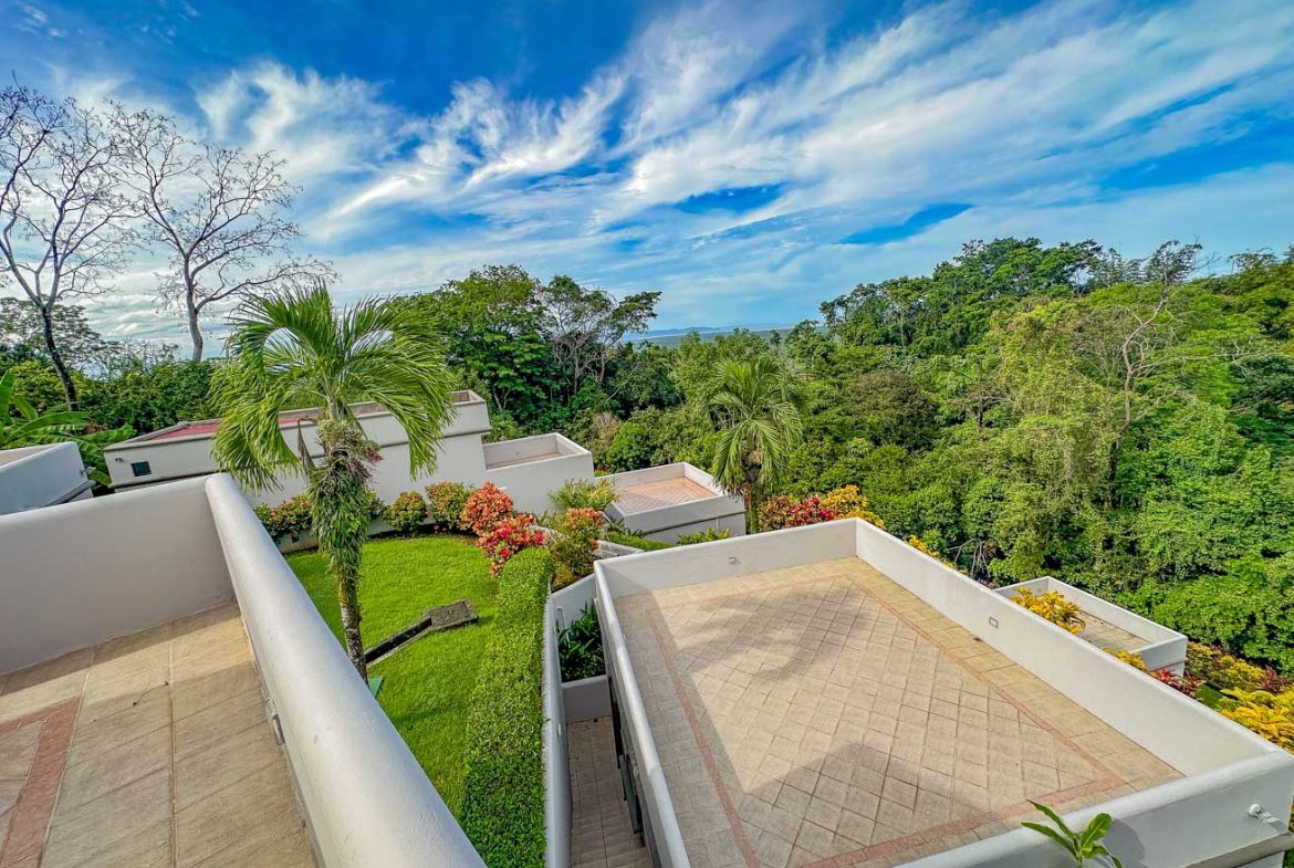 CONDOMINIUM WITH THREE BEDROOM VILLA IN TRES RIOS – 0.02 ACRES