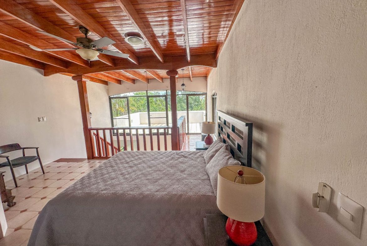 VILLA PROPERTY WITH ONE BEDROOM CONDO IN TRES RIOS – 0.1 ACRES