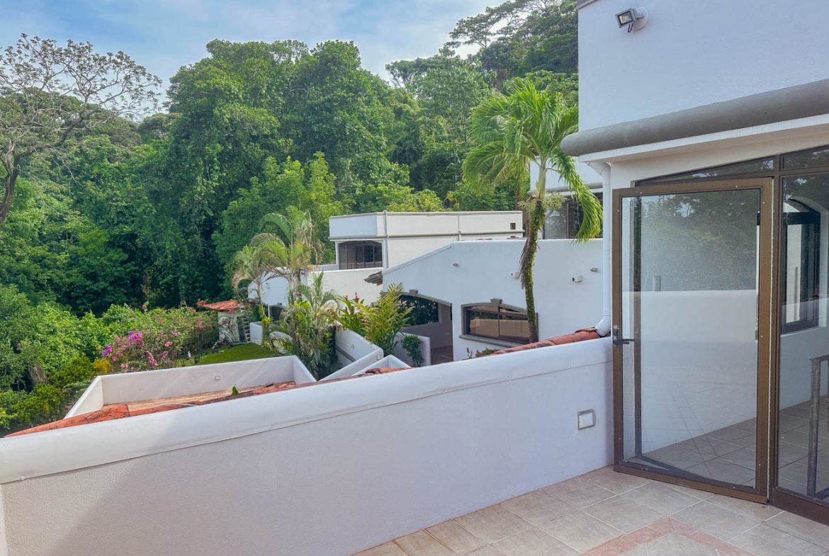 CONDOMINIUM WITH THREE BEDROOM VILLA IN TRES RIOS – 0.02 ACRES