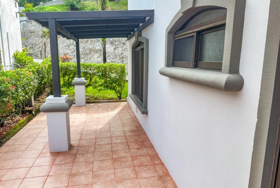 CONDOMINIUM WITH THREE BEDROOM VILLA IN TRES RIOS – 0.02 ACRES
