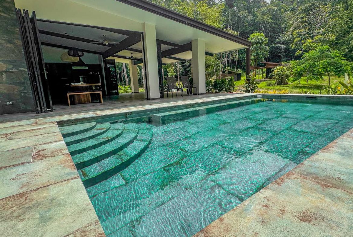 PROPERTY WITH 4 BEDROOM HOME, IN OJOCHAL – 12 ACRES