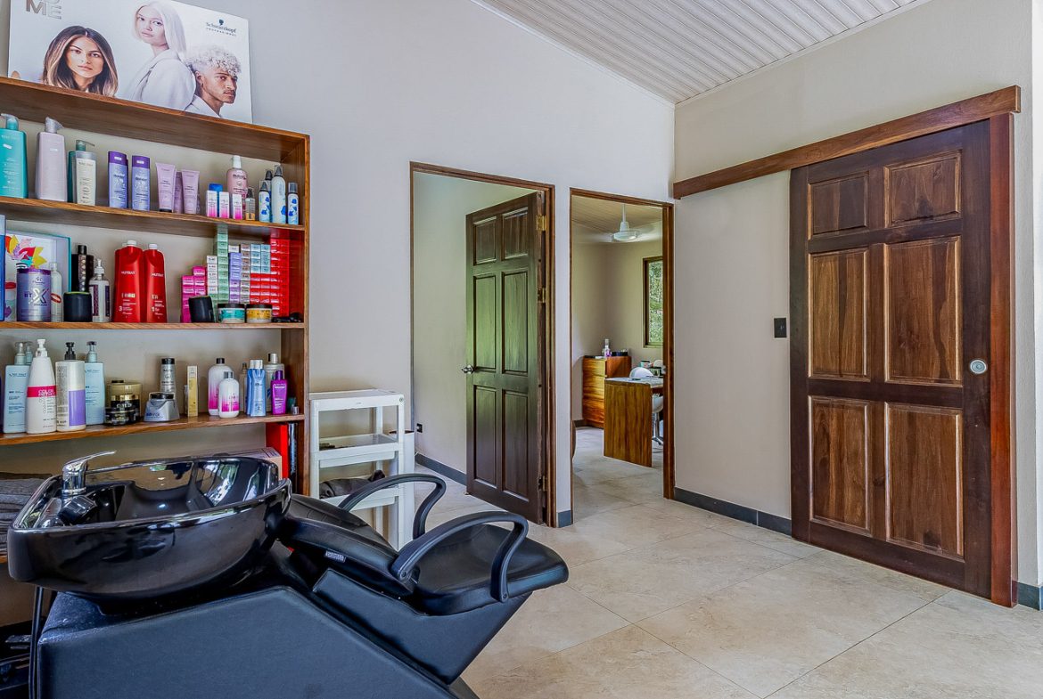 PROPERTY WITH 4 BEDROOM HOME, IN OJOCHAL – 12 ACRES