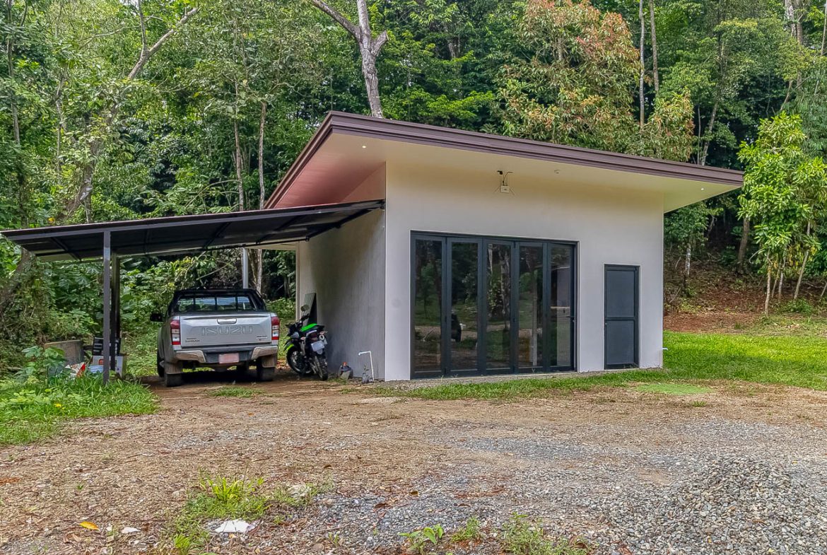 PROPERTY WITH 4 BEDROOM HOME, IN OJOCHAL – 12 ACRES
