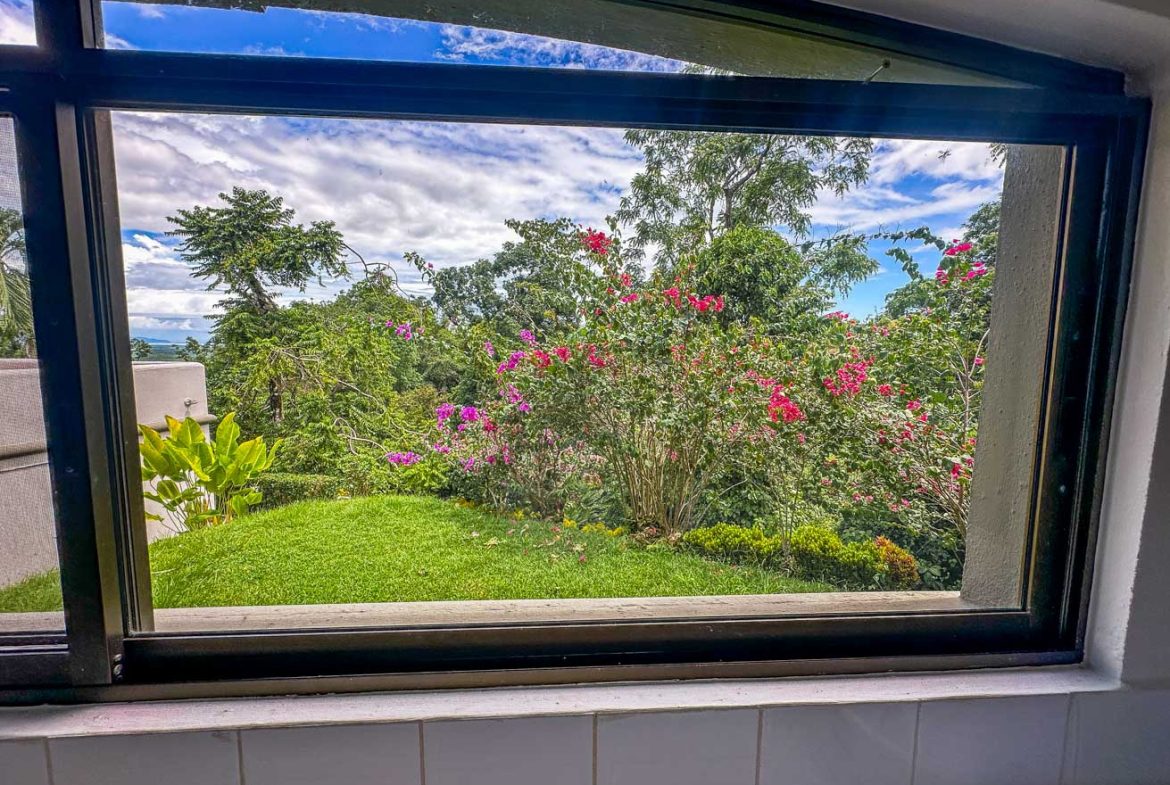 PROPERTY WITH SIX VILLAS IN TRES RIOS, WITH MOUNTAIN VIEWS – 0.24 ACRES