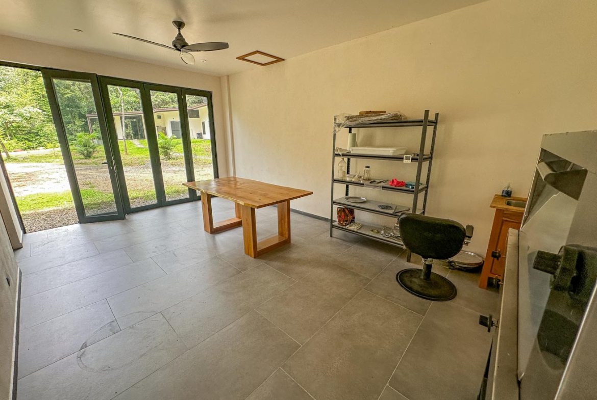 PROPERTY WITH 4 BEDROOM HOME, IN OJOCHAL – 12 ACRES