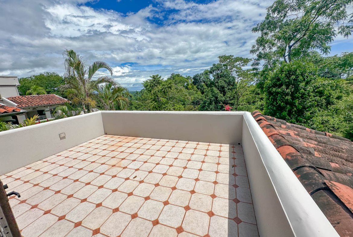 PROPERTY WITH SIX VILLAS IN TRES RIOS, WITH MOUNTAIN VIEWS – 0.24 ACRES