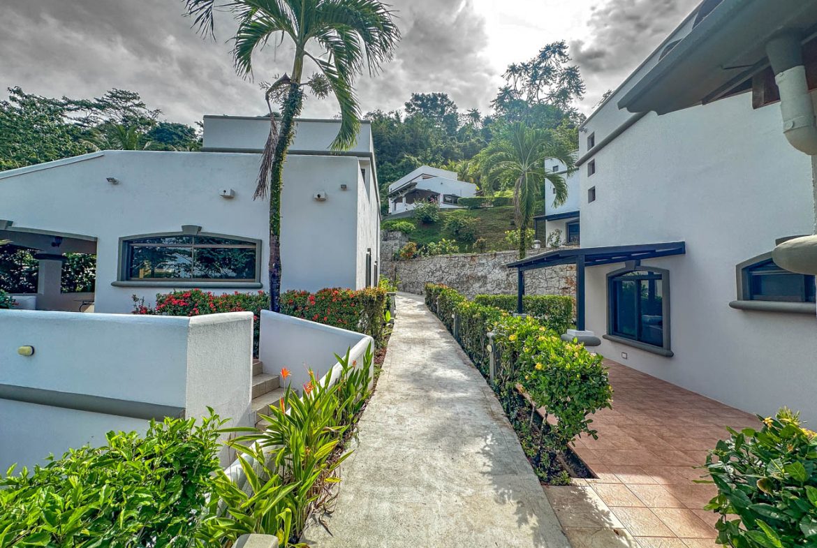 CONDOMINIUM WITH THREE BEDROOM VILLA IN TRES RIOS – 0.02 ACRES