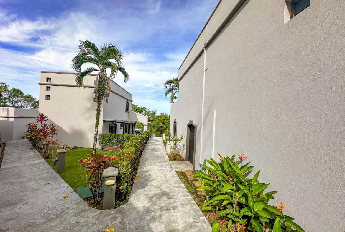 CONDOMINIUM WITH THREE BEDROOM VILLA IN TRES RIOS – 0.02 ACRES