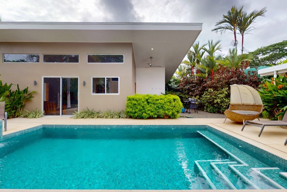 PROPERTY WITH THREE VILLAS IN BAHIA BALLENA – 0.24 ACRES