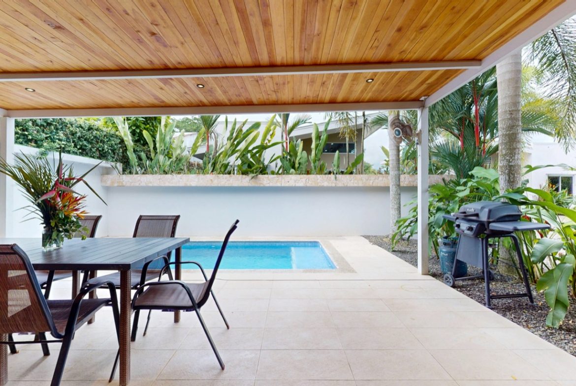 PROPERTY WITH THREE VILLAS IN BAHIA BALLENA – 0.24 ACRES