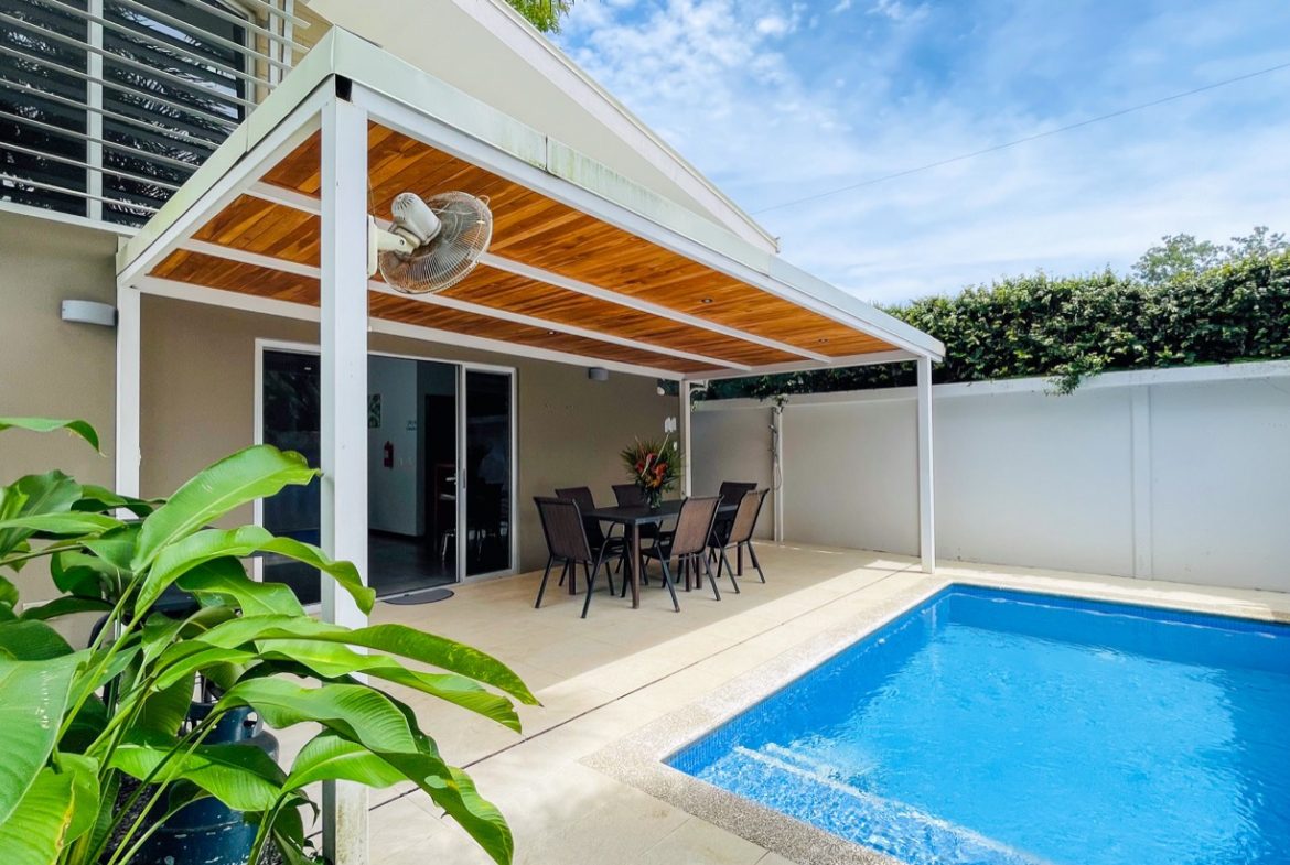 PROPERTY WITH THREE VILLAS IN BAHIA BALLENA – 0.24 ACRES