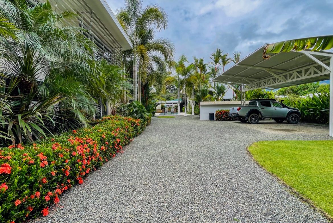 PROPERTY WITH THREE VILLAS IN BAHIA BALLENA – 0.24 ACRES
