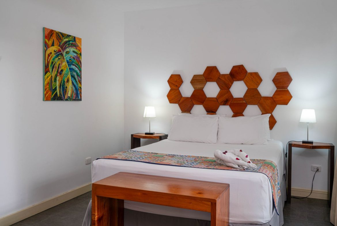 TWENTY-TWO ROOM HOTEL PROPERTY, IN MANUEL ANTONIO – 0.42 ACRES