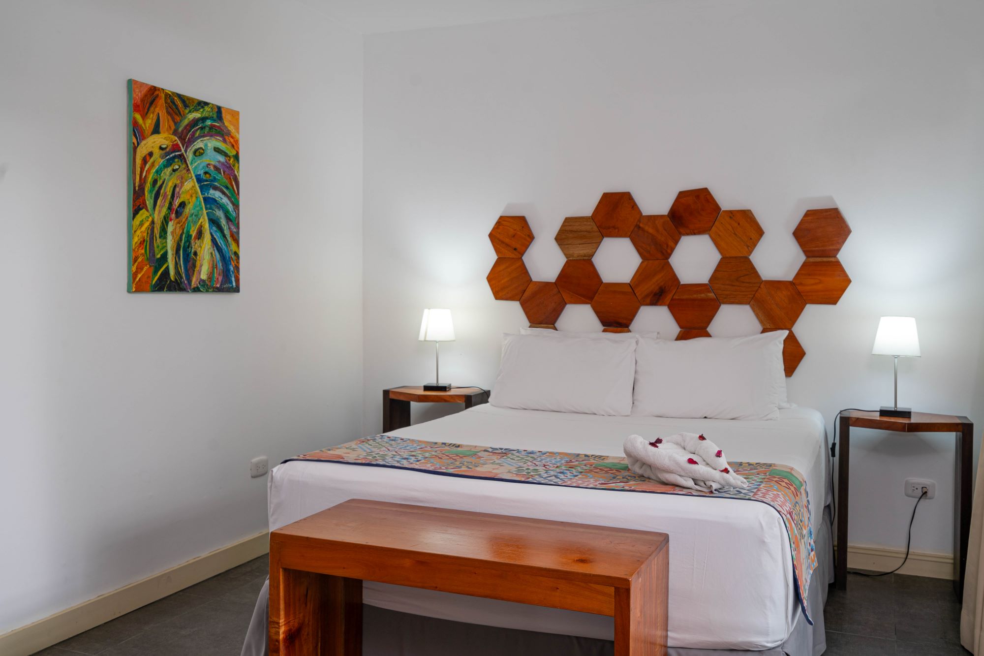 2BedroomTropicalSuite_02